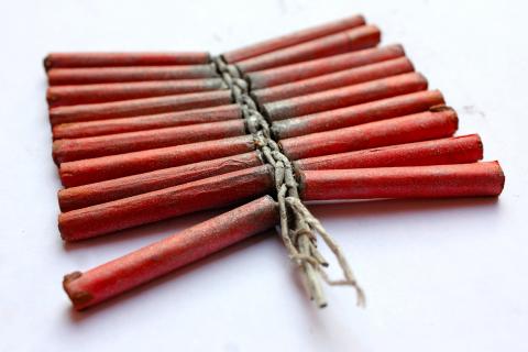 Firecracker. The Thai for "firecracker" is "ประทัด". Firecracker. The Thai for "firecracker" is "ประทัด".