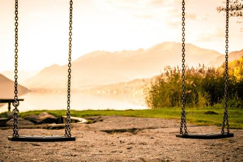 Swing. The Thai for "swing" is "ชิงช้า". Swing. The Thai for "swing" is "ชิงช้า".