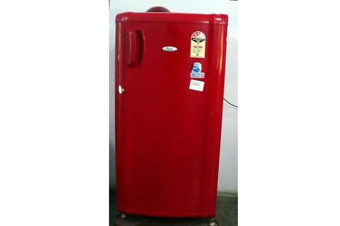 A red refrigerator. The Thai for "a red refrigerator" is "ตู้เย็นสีแดง".
