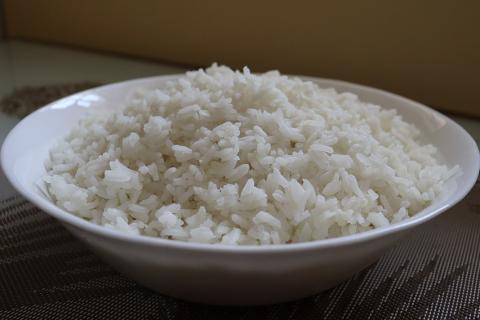 A bowl of rice. The Thai for "a bowl of rice" is "ข้าวหนึ่งชาม".