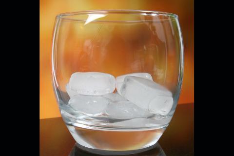 A glass of ice. The Thai for "a glass of ice" is "น้ำแข็งหนึ่งแก้ว".