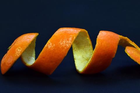 Orange peel. The Thai for "orange peel" is "เปลือกส้ม".