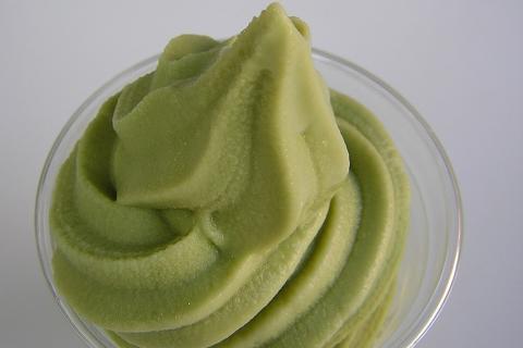 Green tea ice cream. The Thai for "green tea ice cream" is "ไอศกรีมชาเขียว".