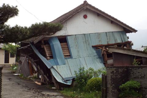 A damaged house. The Thai for "a damaged house" is "บ้านพัง". A damaged house. The Thai for "a damaged house" is "บ้านพัง".