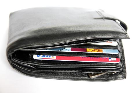 Wallet (informal). The Thai for "wallet (informal)" is "กระเป๋าตังค์".