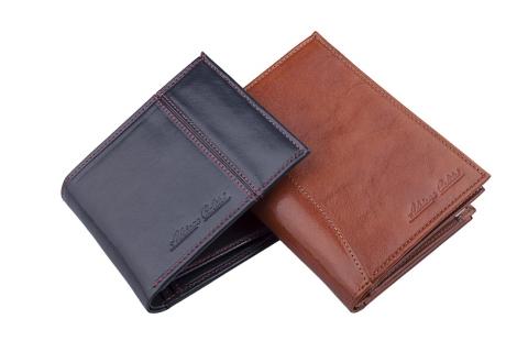 A black wallet and a brown wallet. The Thai for "a black wallet and a brown wallet" is "กระเป๋าตังค์สีดำและกระเป๋าตังค์สีน้ำตาล". A black wallet and a brown wallet. The Thai for "a black wallet and a brown wallet" is "กระเป๋าตังค์สีดำและกระเป๋าตังค์สีน้ำตาล".