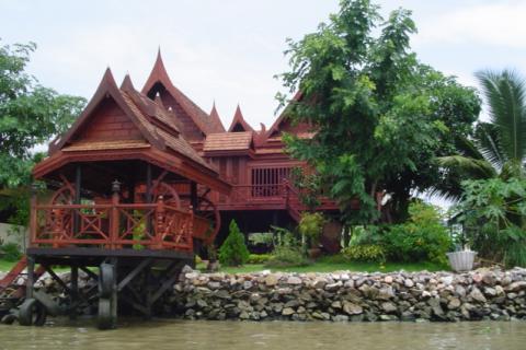 A Thai-style house. The Thai for "a Thai-style house" is "บ้านทรงไทย".