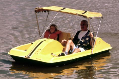 A girl and an old man in a yellow pedal boat. The Thai for "a girl and an old man in a yellow pedal boat" is "เด็กหญิงและชายชราในเรือถีบสีเหลือง". A girl and an old man in a yellow pedal boat. The Thai for "a girl and an old man in a yellow pedal boat" is "เด็กหญิงและชายชราในเรือถีบสีเหลือง".