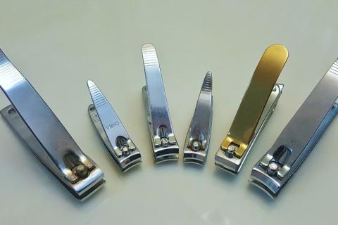 Six nail clippers. The Thai for "six nail clippers" is "กรรไกรตัดเล็บหกอัน". Six nail clippers. The Thai for "six nail clippers" is "กรรไกรตัดเล็บหกอัน".