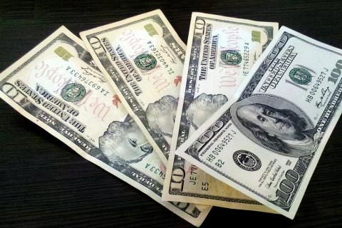 One hundred and thirty dollars. The Thai for "one hundred and thirty dollars" is "หนึ่งร้อยสามสิบดอลลาร์". One hundred and thirty dollars. The Thai for "one hundred and thirty dollars" is "หนึ่งร้อยสามสิบดอลลาร์".