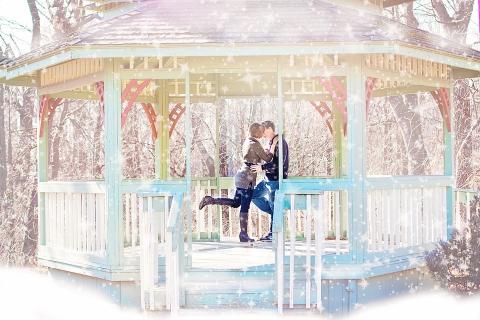 A couple in a gazebo. The Thai for "a couple in a gazebo" is "คู่รักในศาลา". A couple in a gazebo. The Thai for "a couple in a gazebo" is "คู่รักในศาลา".