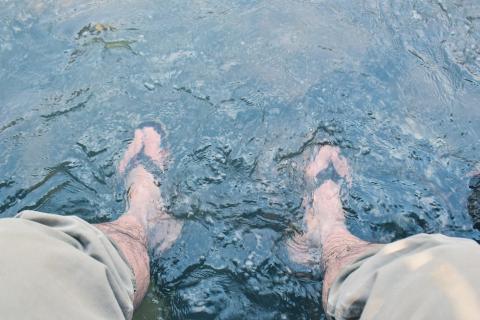To soak. The Thai for "to soak" is "แช่". To soak. The Thai for "to soak" is "แช่".