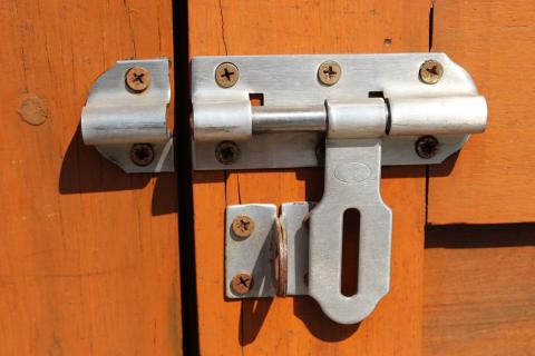 Door bolt. The Thai for "door bolt" is "กลอนประตู".