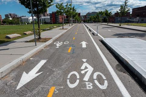 A bike lane. The Thai for "a bike lane" is "ทางจักรยาน".