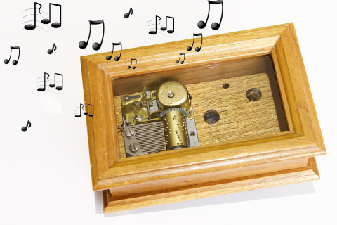 A music box. The Thai for "a music box" is "กล่องดนตรี".