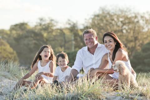 There are four members of my family.. The Thai for "There are four members of my family." is "มีสมาชิกสี่คนในครอบครัวของฉัน". There are four members of my family.. The Thai for "There are four members of my family." is "มีสมาชิกสี่คนในครอบครัวของฉัน".