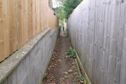 A narrow path. The Thai for "a narrow path" is "ทางแคบ". A narrow path. The Thai for "a narrow path" is "ทางแคบ".