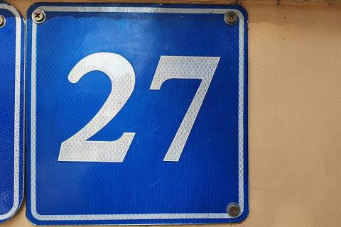 27 (twenty-seven). The Ukrainian for "27 (twenty-seven)" is "двадцять сім".