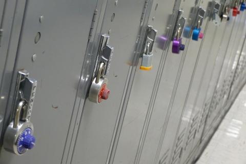 Locker. The Ukrainian for "locker" is "шафка".