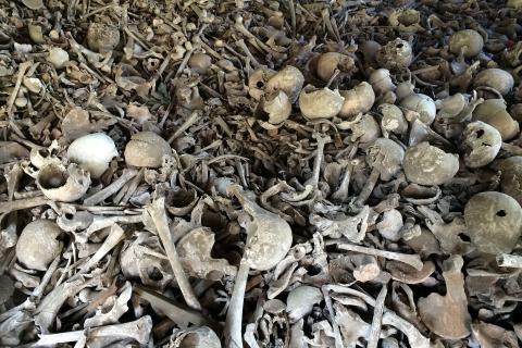 To die. The Ukrainian for "to die" is "померти".