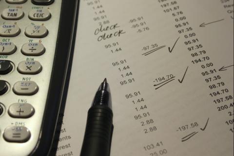 Account. The Ukrainian for "account" is "рахунок".